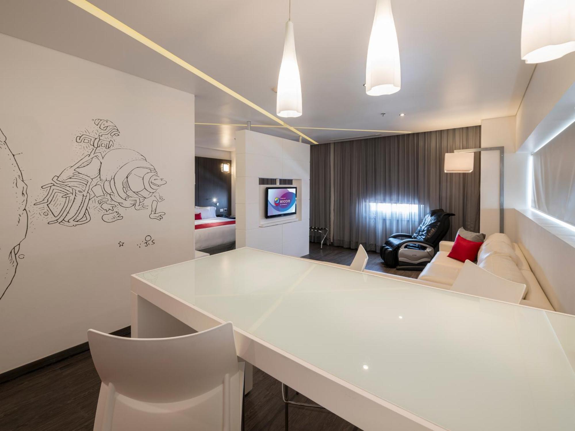 Ramada Encore By Wyndham Guadalajara Sur Palomar Exterior photo